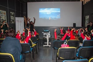 Escolares asistieron a nueva función de Cine Infantil en Sitio Explora
