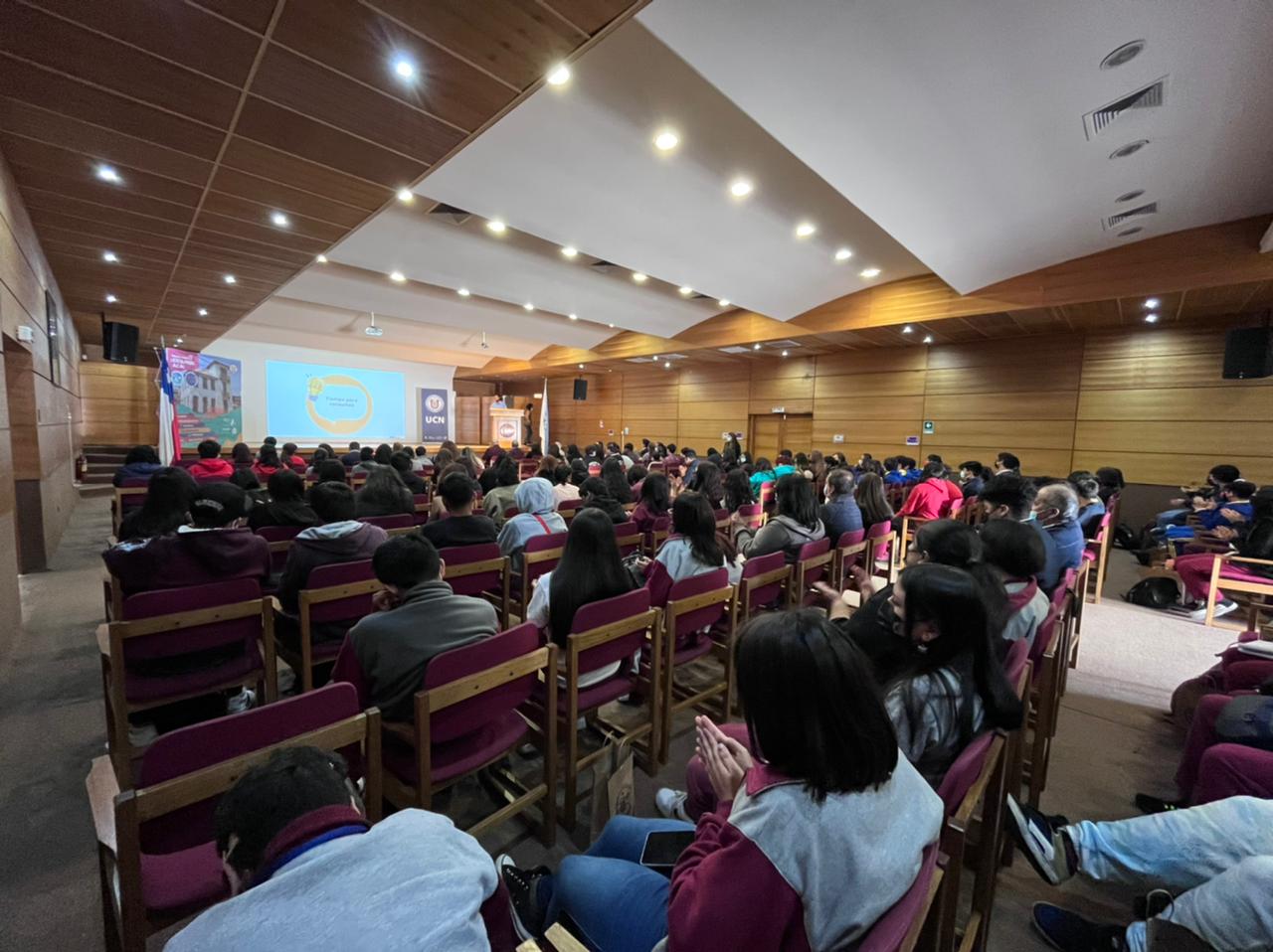 Estudiantes de toda la región participaron del Lanzamiento de IIE 2022 de Explora Antofagasta