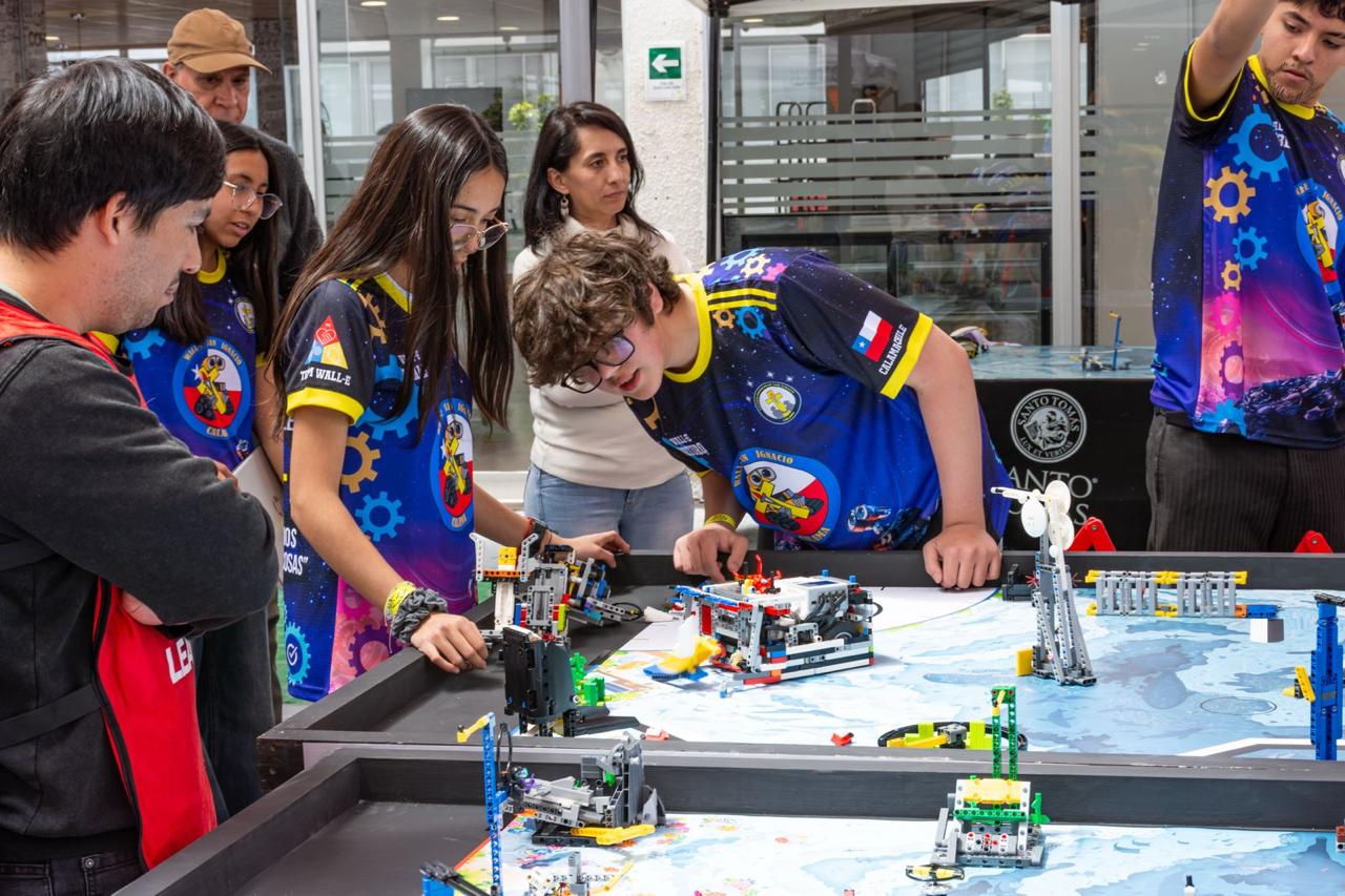 Estudiantes IIE de Calama representarán a Chile en Sudáfrica con innovador proyecto de robótica