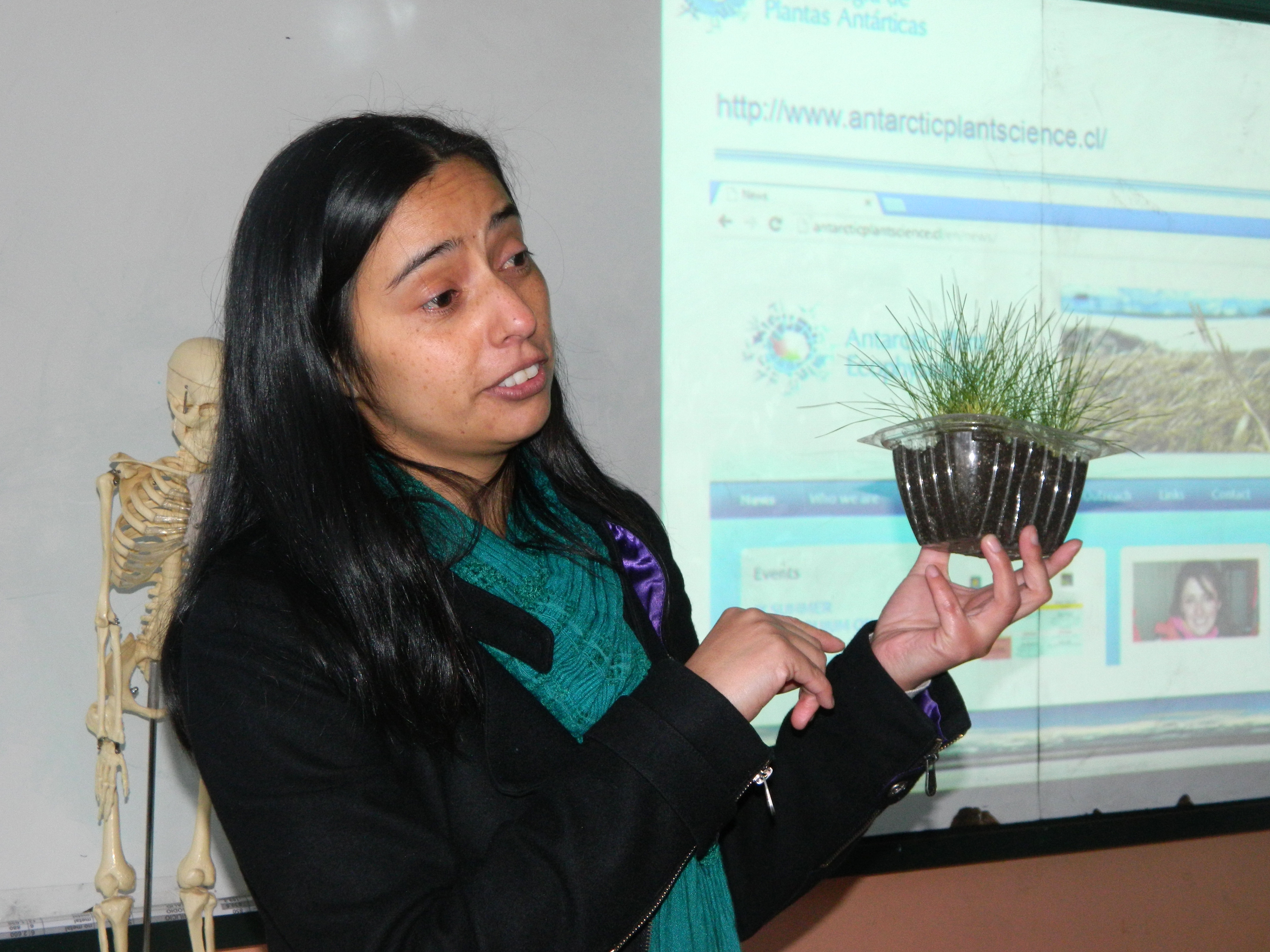 Estudiantes de Lautaro conocen la ecofisiología de las plantas antárticas