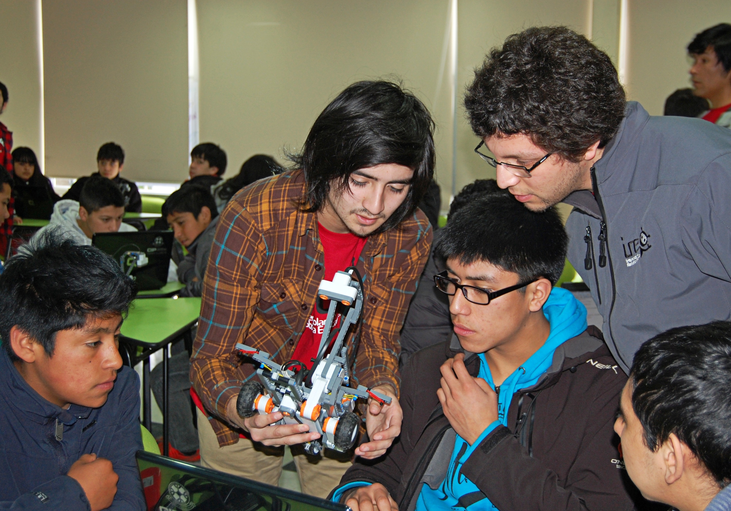 ¡Conoce los 90 estudiantes seleccionados para participar en los Talleres de Robótica Educativa!