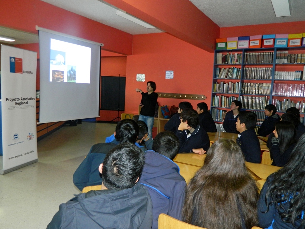Jóvenes de Pueblo Nuevo conocen cómo avanzar hacia una vida sustentable en charla científica