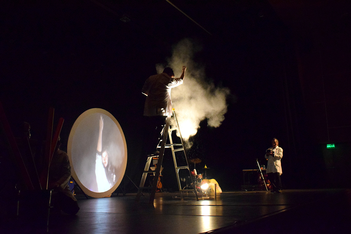 Exitosa presentación de la obra “Acercando el Universo” en Temuco
