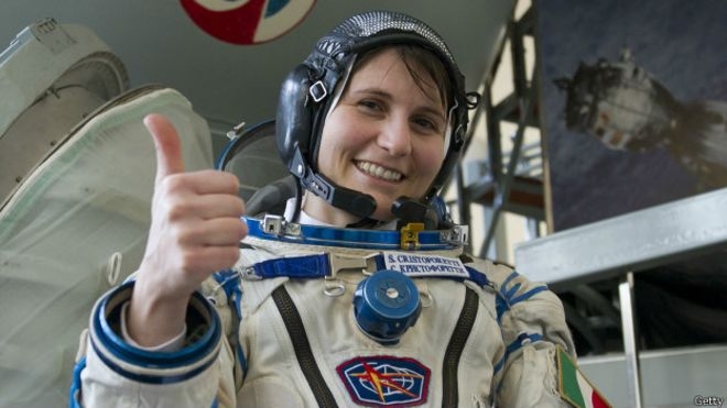 Samantha Cristoforetti, la astronauta italiana que le enseñó al mundo cómo se vive en el espacio