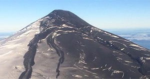 Decretan zona de emergencia agrícola por erupción de volcán Villarrica