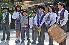 Estudiantes de la Escuela de Chitita extraen aceite de plantas medicinales