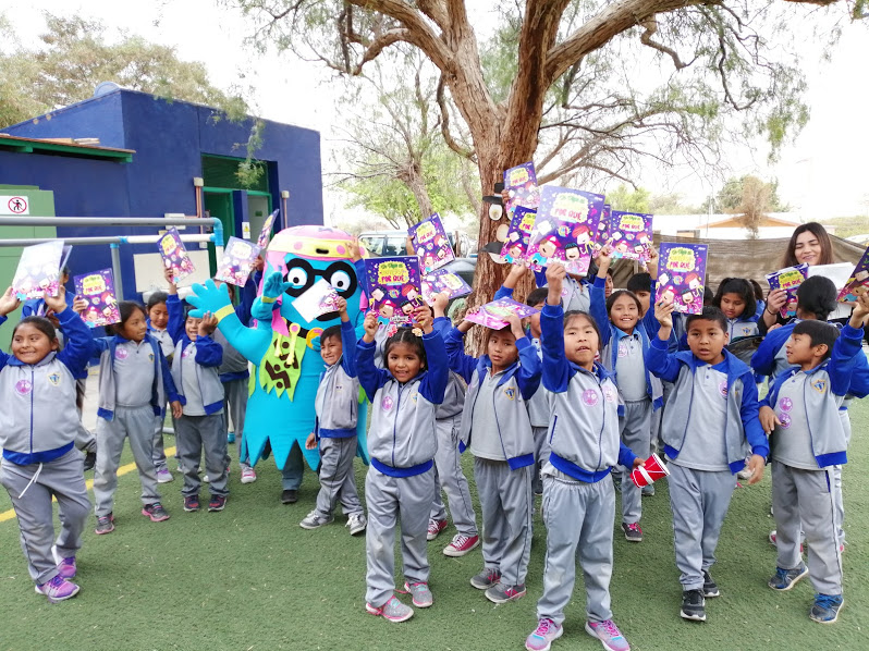 Se entregaron 1.800 álbumes a 29 establecimientos de la región