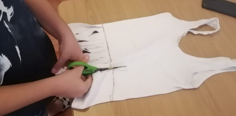 Estudiantes llaman a darle nuevos usos a las prendas de vestir desechadas