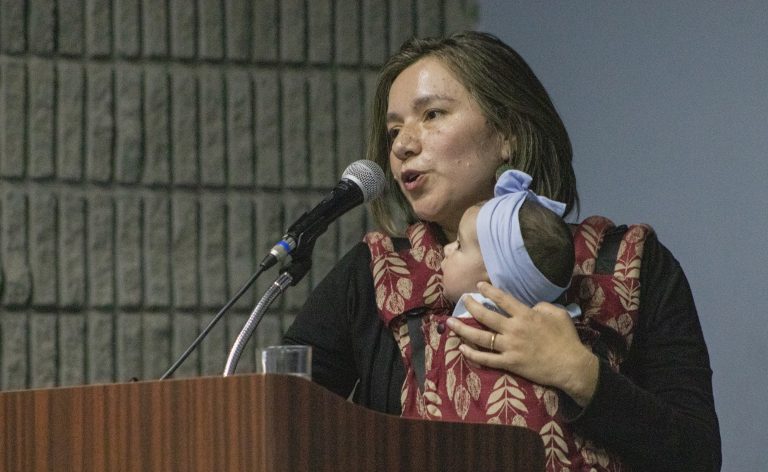 Más de 150 personas participaron en charla impartida por doctora experta en astrofísica