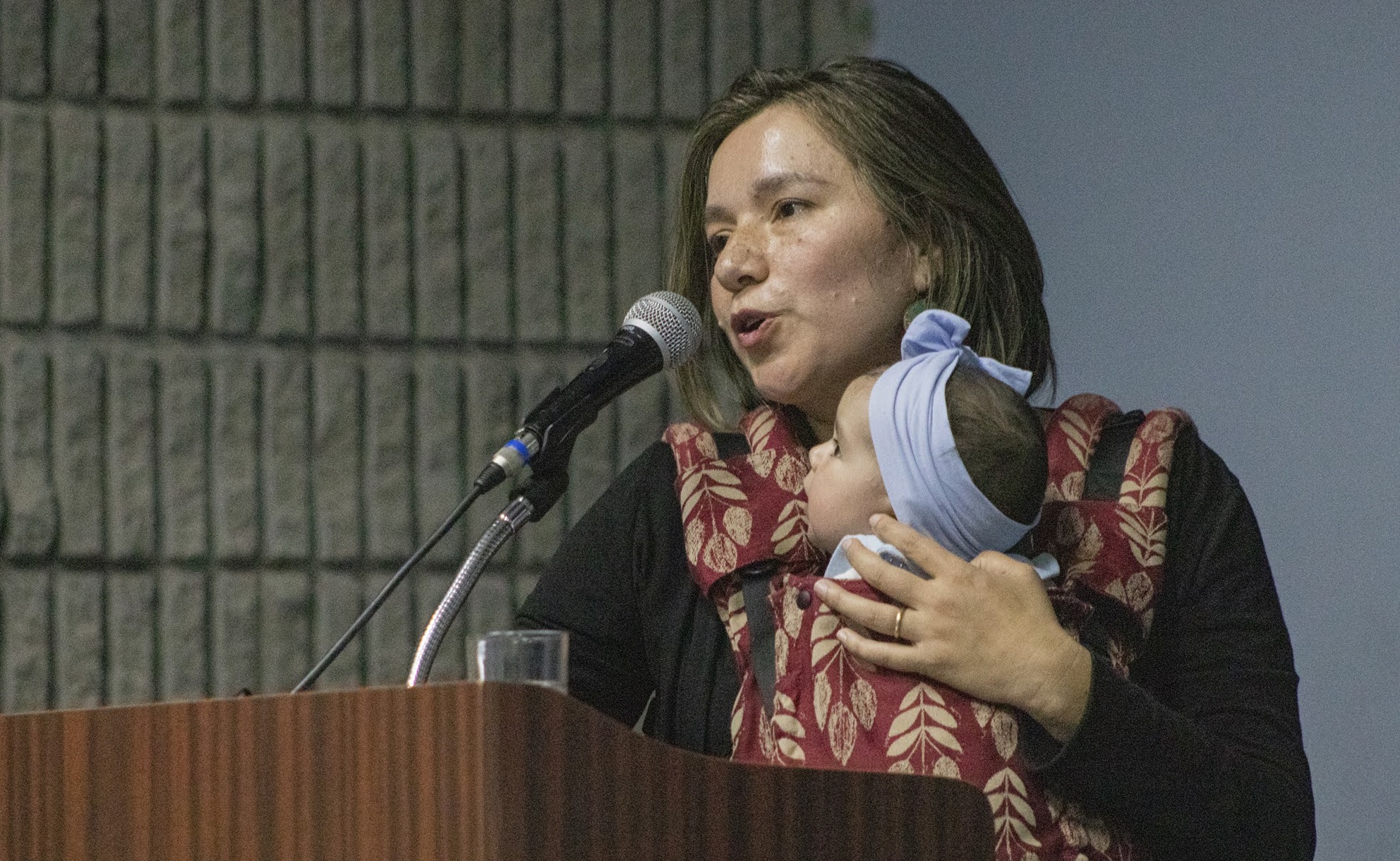 Más de 150 personas participaron en charla impartida por doctora experta en astrofísica