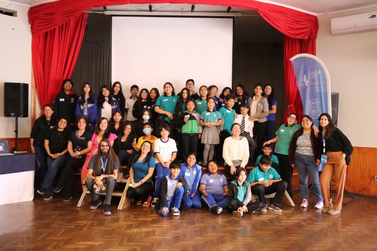 Colegiales practicaron la presentación de sus proyectos de investigación e innovación bajo el método Pitch