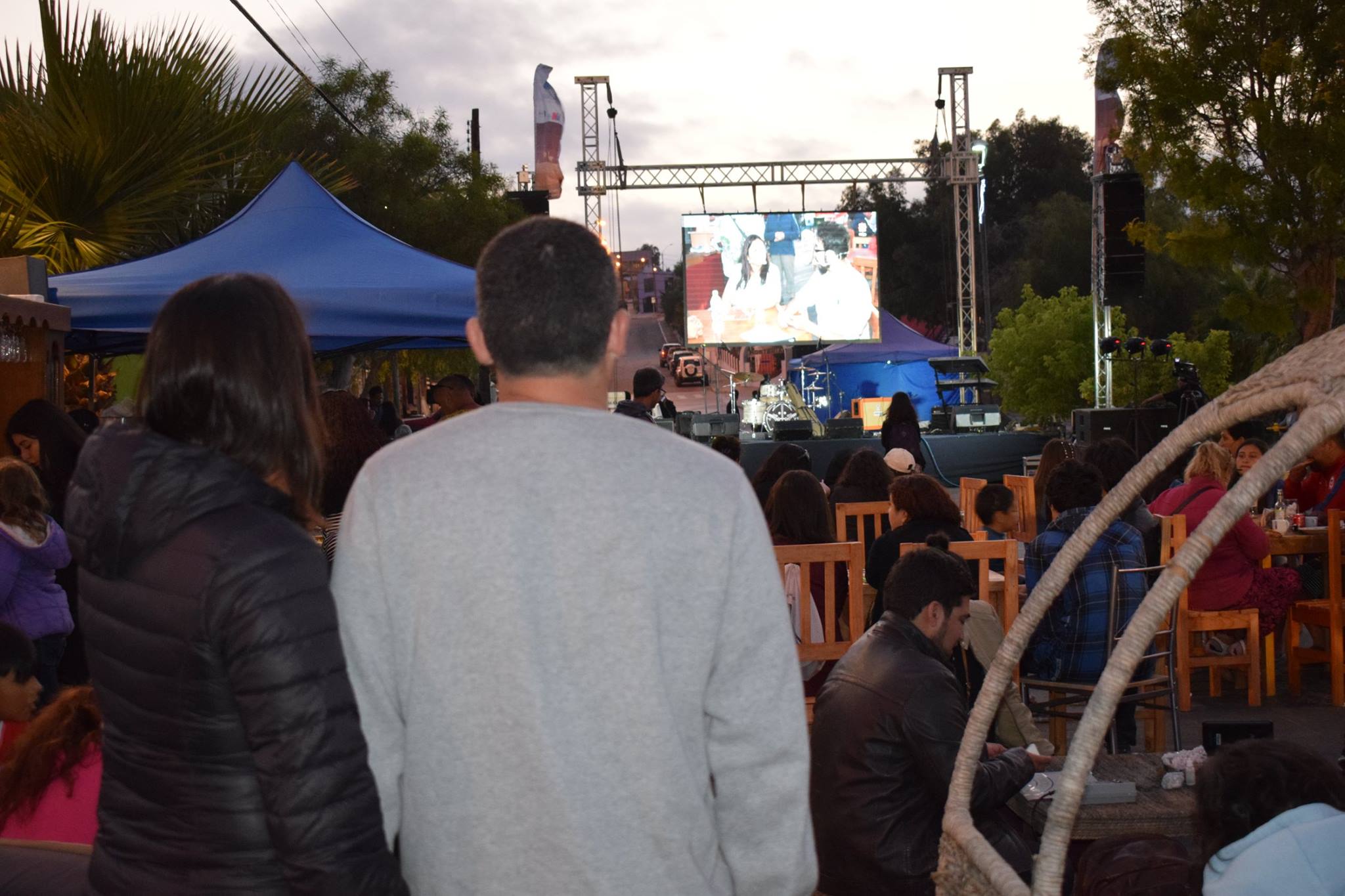 Más de 400 personas participaron del boulevard El Verano tiene su ciencia en la explanada de Caldera