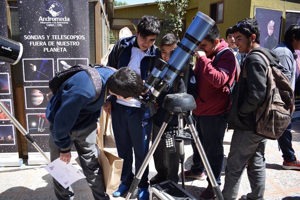 Estudiantes del Colegio Adventista visitaron centro astronómico en premiación de concurso de micro ensayos