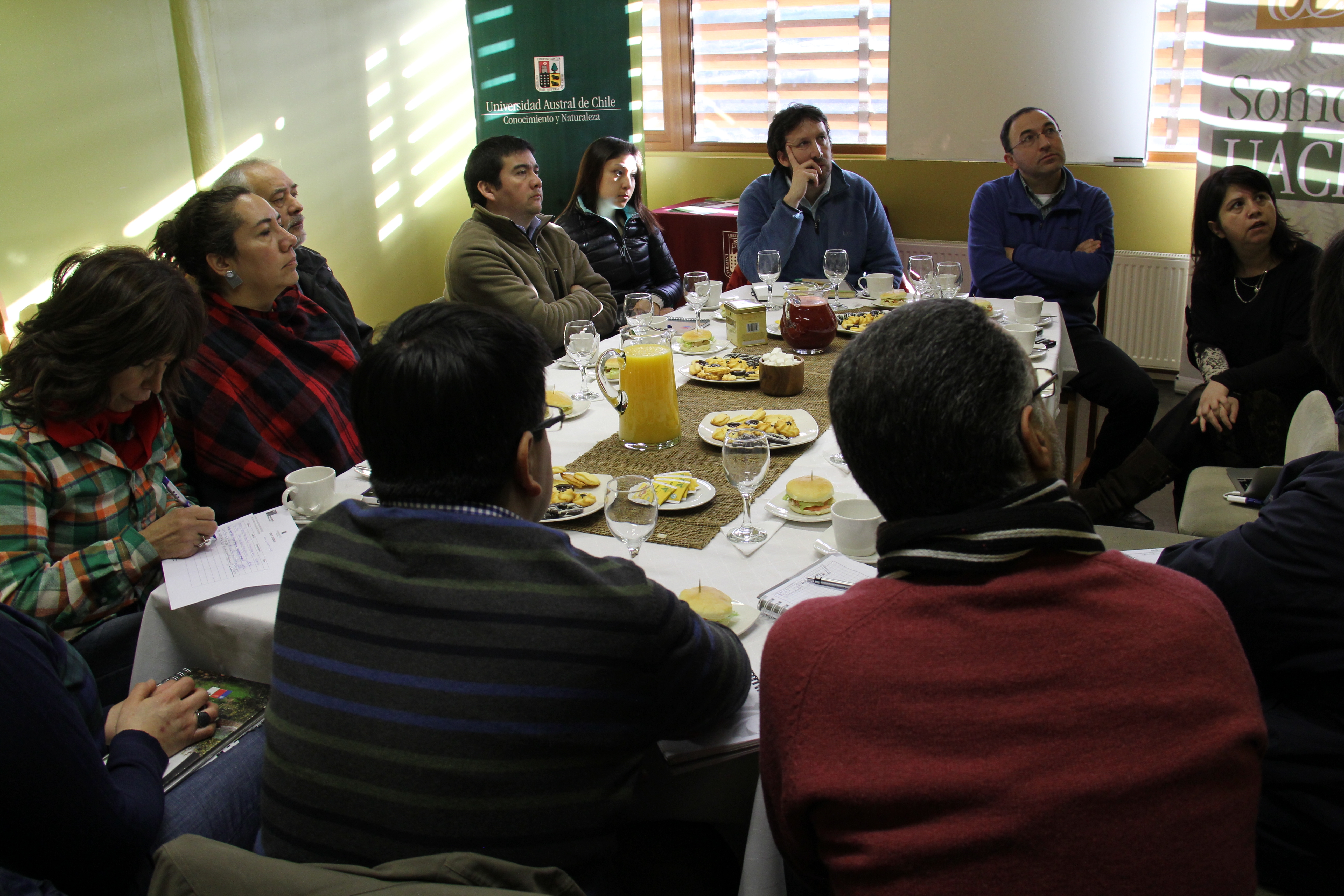 PAR EXPLORA Aysén participa de la mesa de Política Nacional de Educación para el Desarrollo Sustentable.
