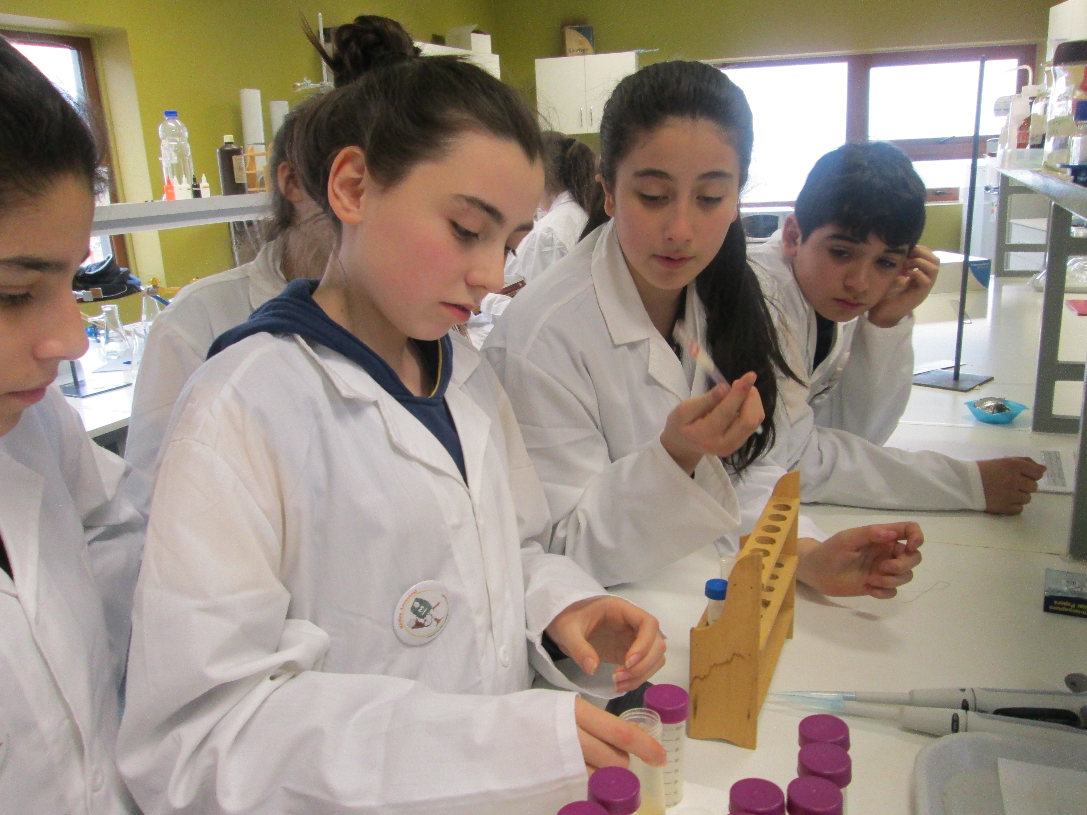 Participa en el Concurso de Clubes de Apoyo a la Investigación Científica Escolar 2014.