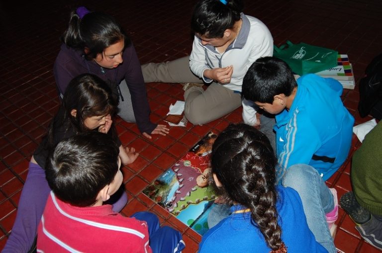 Continúan talleres del proyecto para valorar biodiversidad en escuelas rurales cercanas a Coyhaique.