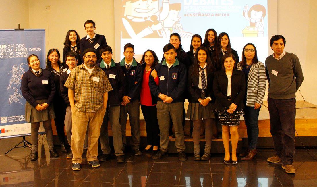 Estudiantes del Colegio Santa Teresa obtuvieron primer lugar en Torneo de Debates