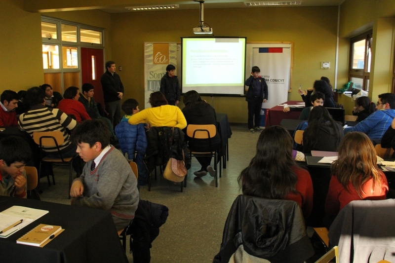 Proyecto Asociativo EXPLORA finaliza exitosamente taller de método científico con escolares de la región de Aysén.