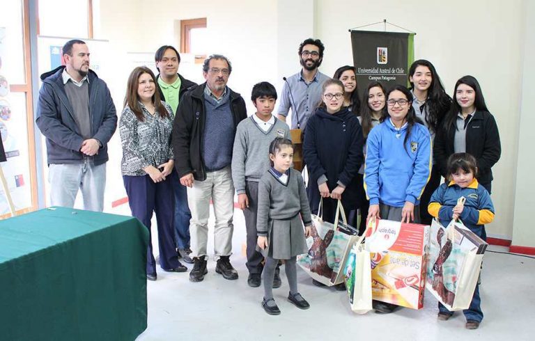 Artistas escolares fueron premiados tras destacada participación en el concurso "Un Mágico Mundo Oceanográfico"