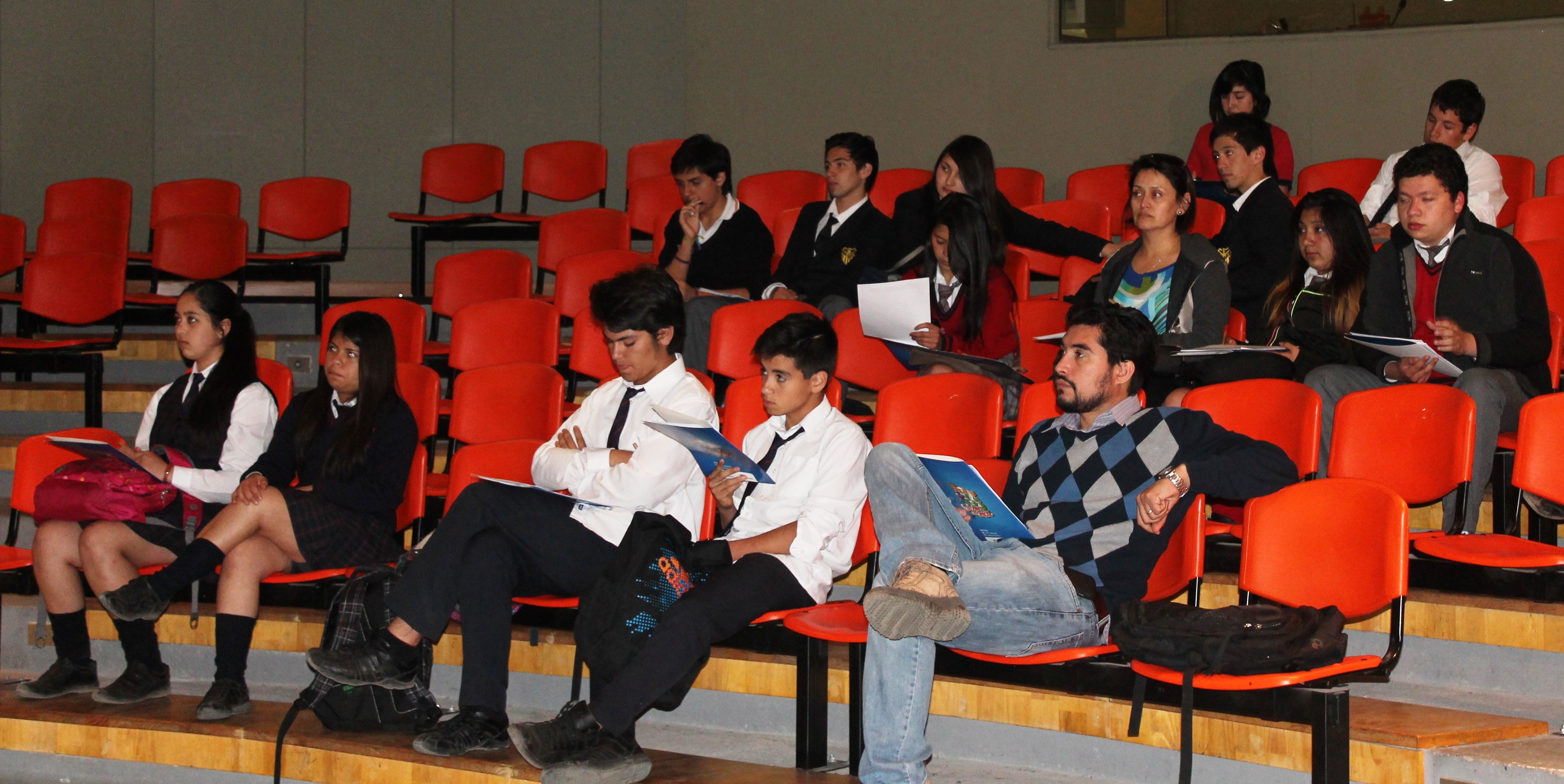 Se realiza jornada de capacitación para el Torneo de Debates Científicos
