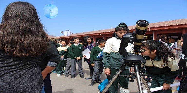 Cientos de personas conocieron de la astronomía regional en la celebración del AstroDay Chile