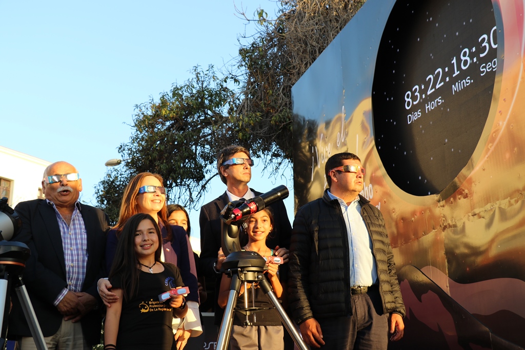 Con la presencia del Ministro Andrés Couve: Lanzan oficialmente la cuenta regresiva para el eclipse de Sol