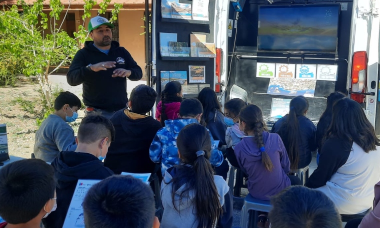 Claudia Hernández de CEAZA: “Transmitir conocimiento vinculado al arte ofrece oportunidades más lúdicas y efectivas para llegar a las personas”