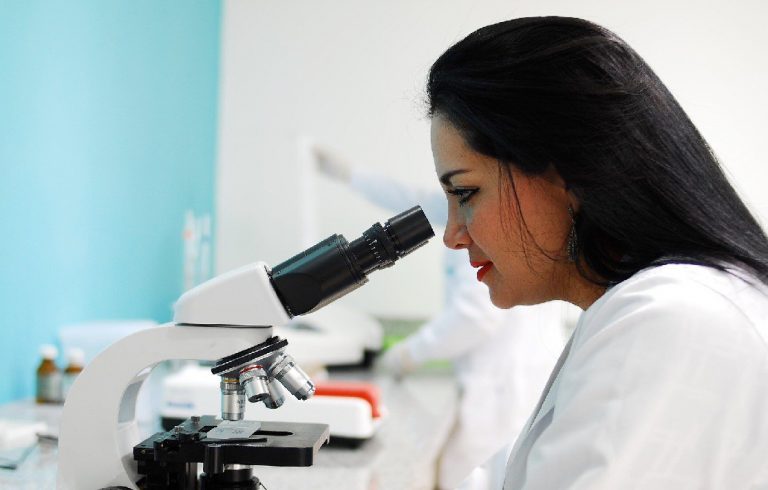 Mujeres en la investigación científica: Las ciencias son exactas, pero también desiguales