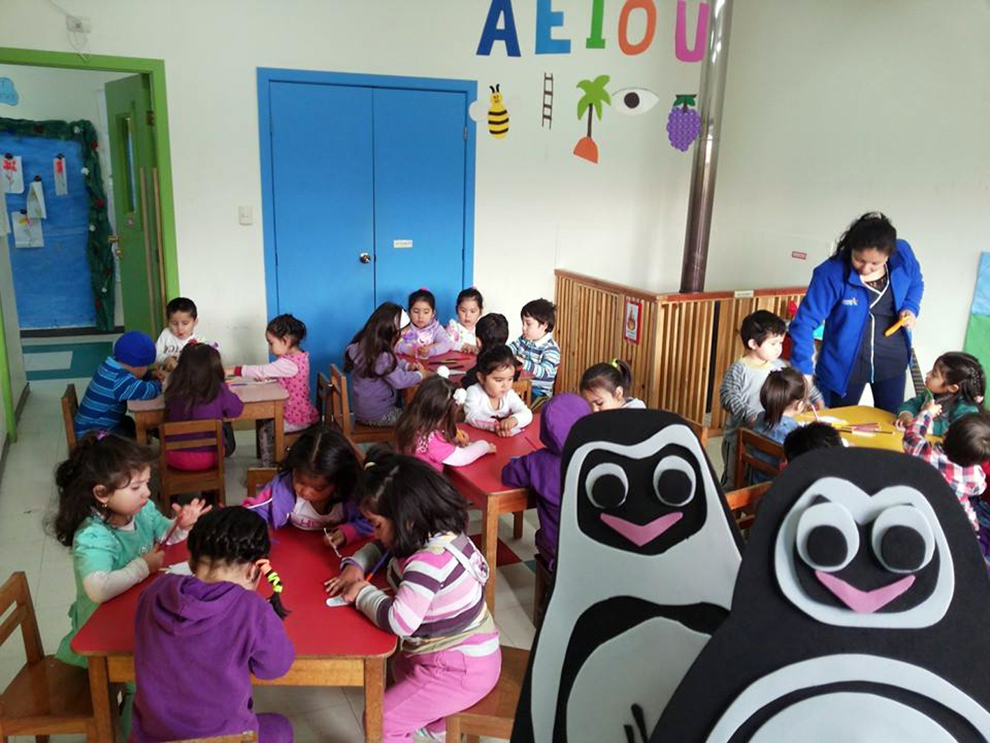 Cuento “Emilio, el pingüino” se presentó en jardines infantiles de Chiloé