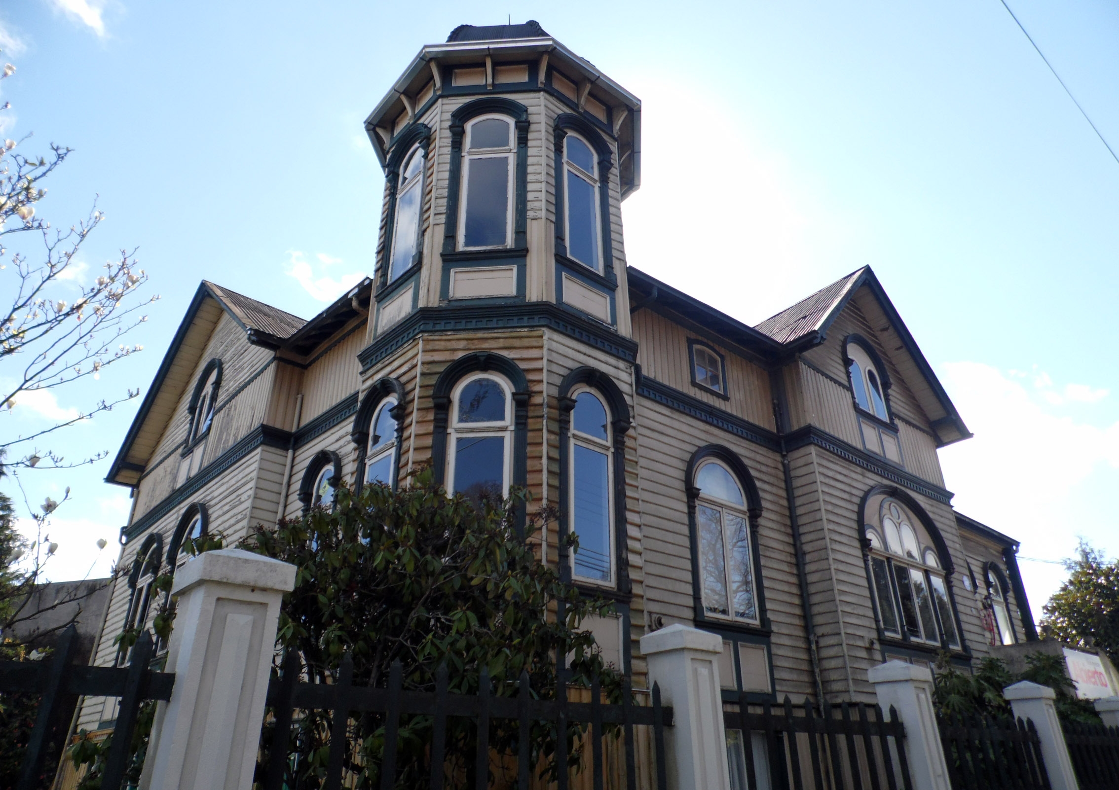 Muestra “Casas Patrimoniales de Osorno” en Alianza  Francesa