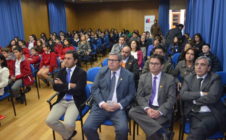 Con masiva participación de escolares PAR EXPLORA Los Lagos lanzó sus actividades 2015