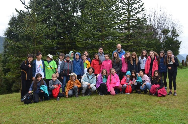 Niños disfrutan entretenida expedición científica en parque Katalapi