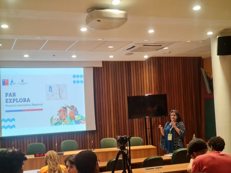 Coordinadora Vinculación Científica Académica UACh y Directora del PAR Explora Los Lagos expuso sobre divulgación científica en Brasil