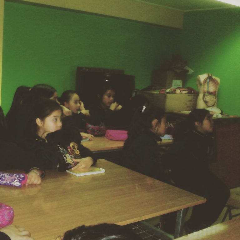 Alumnos de Esc. Arturo Prat aprenden sobre macroalgas