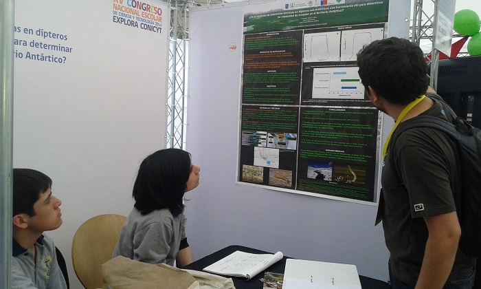 Magallanes muestra sus investigaciones en Congreso Nacional
