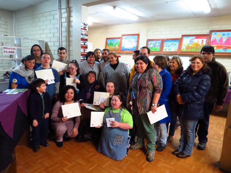 Emotiva finalización de taller Conociendo las Aves de mi Región con Agrupación Manos de Hermanos