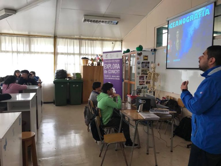 1000 Científicos 1000 Aulas: Hasta el 15 de diciembre podrán solicitar charlas en establecimientos educacionales