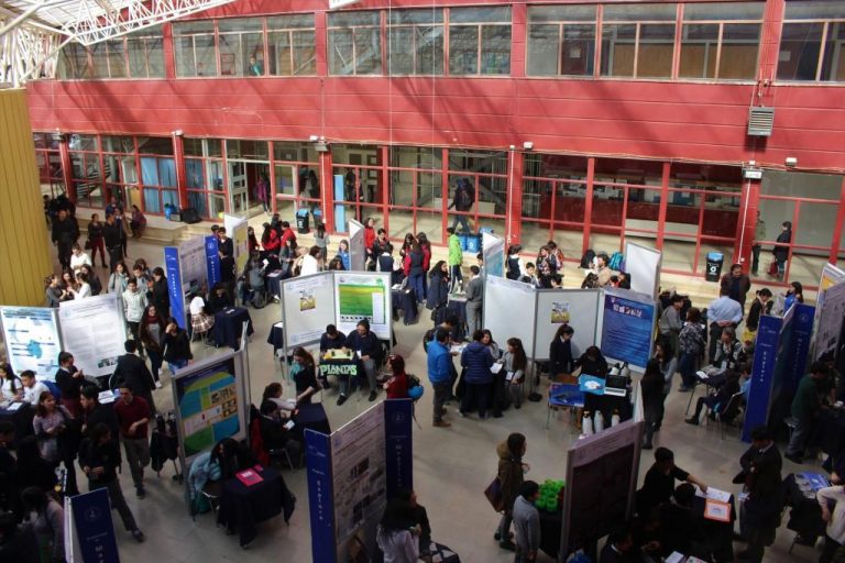 Con gran marco de público se llevó a cabo día de presentaciones de stands en el Congreso Regional Escolar de la Ciencia y la Tecnología