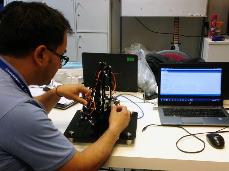 Inscripciones al Taller de Robótica para docentes de 3º y 4º Medio