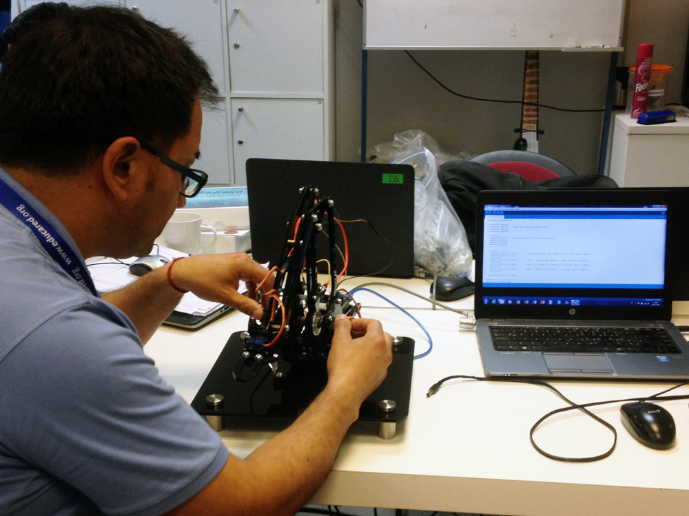 Inscripciones al Taller de Robótica para docentes de 3º y 4º Medio