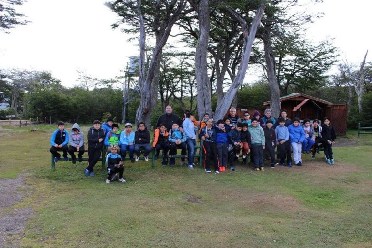 Curso ganador del álbum de la Biomimética visitó la Reserva Nacional Laguna Parrillar
