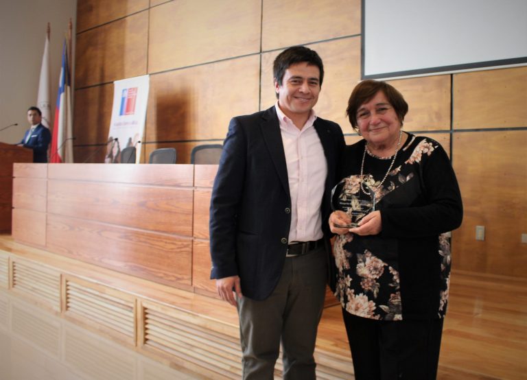 Distinguen a Margarita Garrido, directora PAR Explora Magallanes con el premio Mujer Pionera 2017
