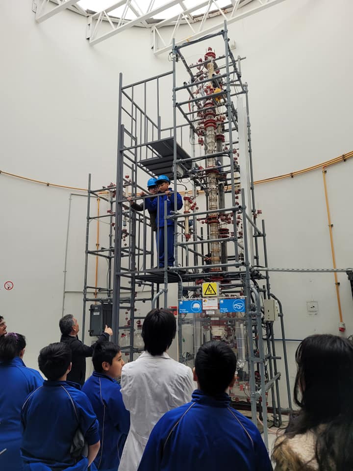 Niños y niñas del séptimo básico de la Escuela Villa Las Nieves visitaron los laboratorios de Química de la Umag, enmarcado en el instrumento “ Explora tu Ciencia” de PAR Explora Magallanes