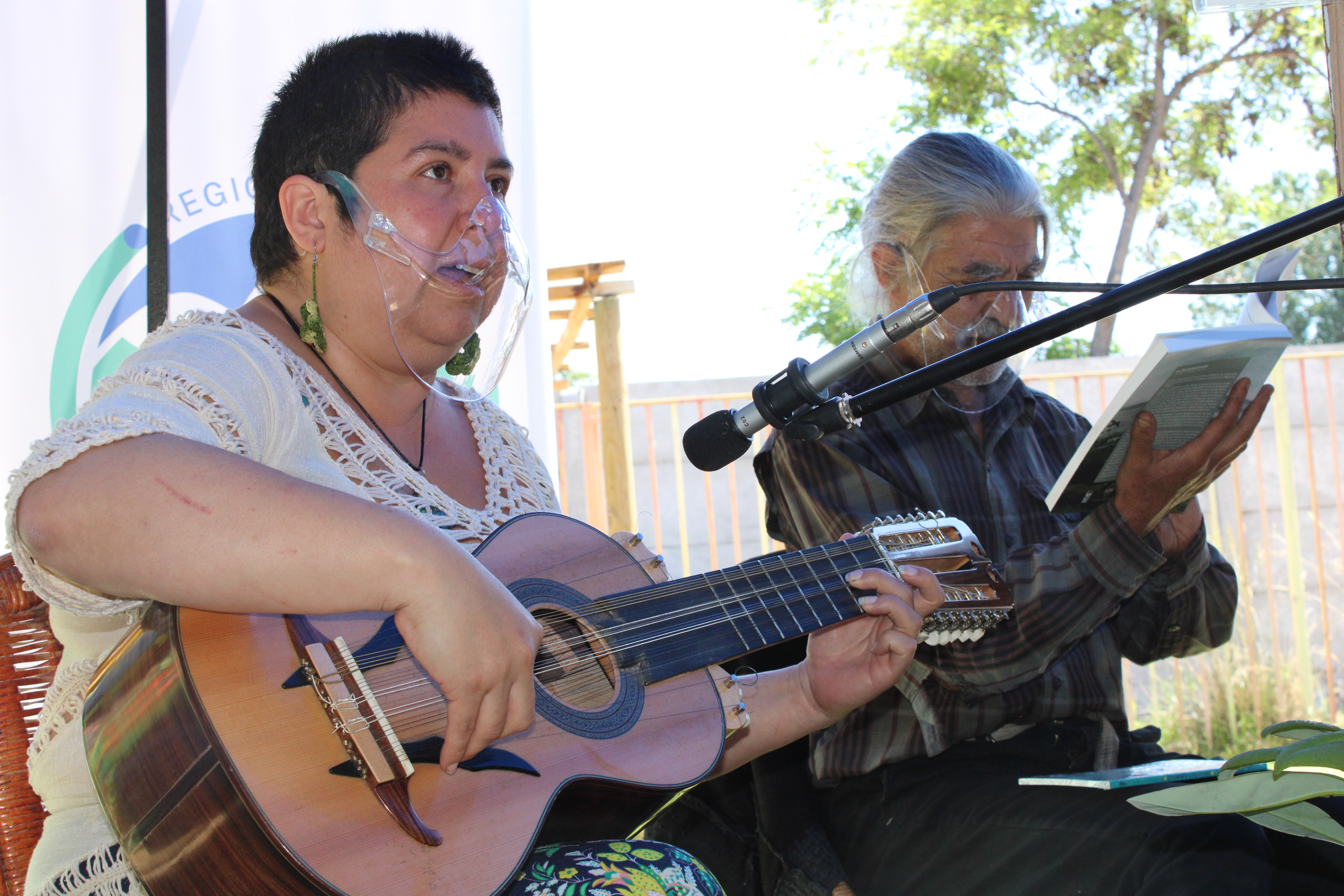 Escuela El Rincón fue anfitriona del lanzamiento del libro “La sociedad local”