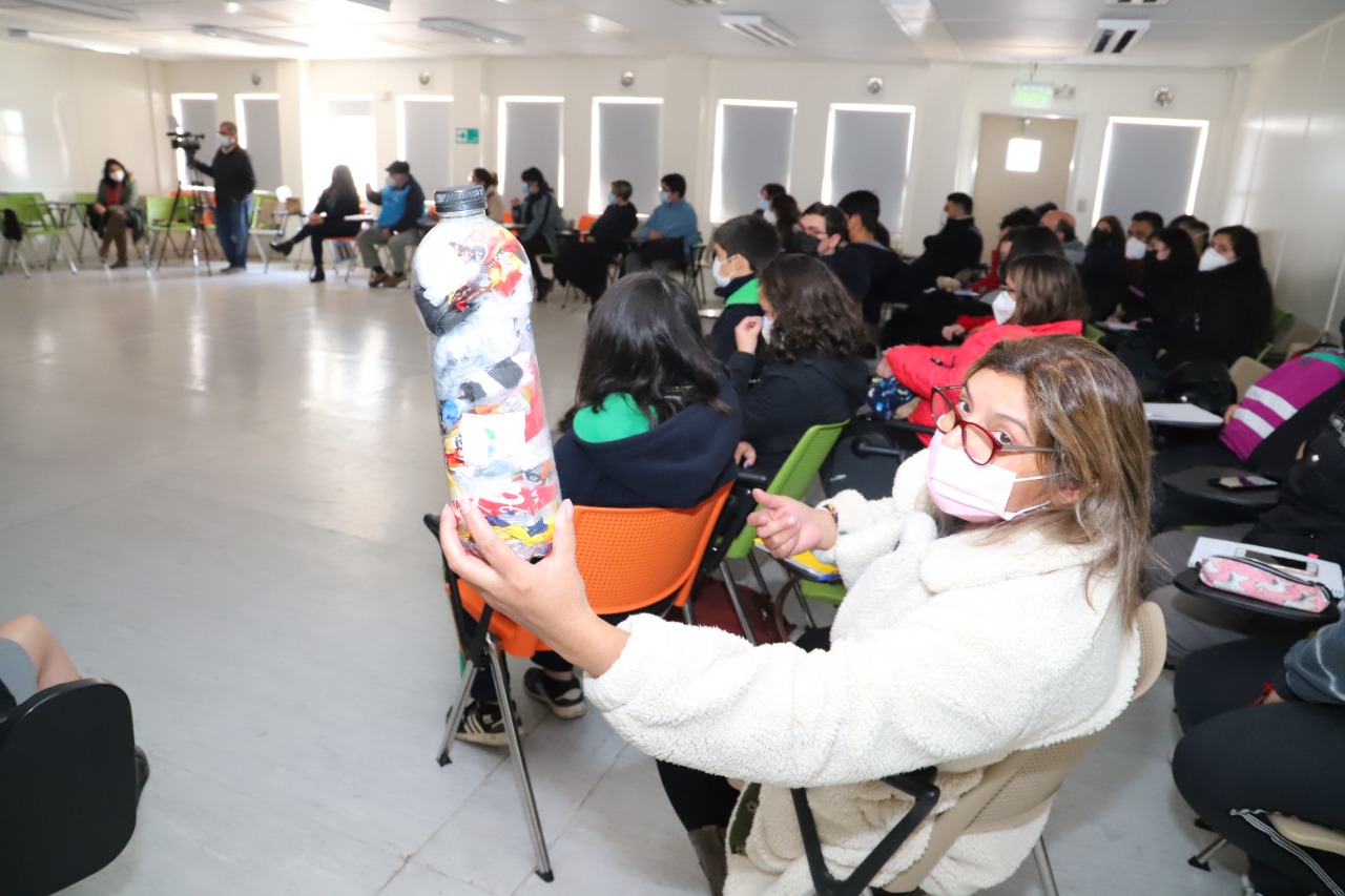 Con gran participación iniciaron los talleres de plástico que organiza PAR Explora