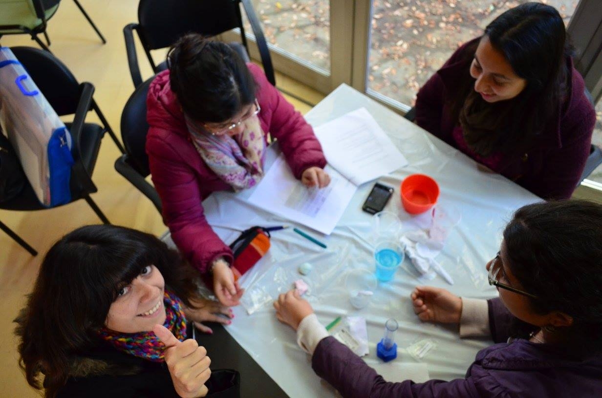 Estudiantes de programa de formación pedagógica participan de inducción a Tus Competencias en Ciencias