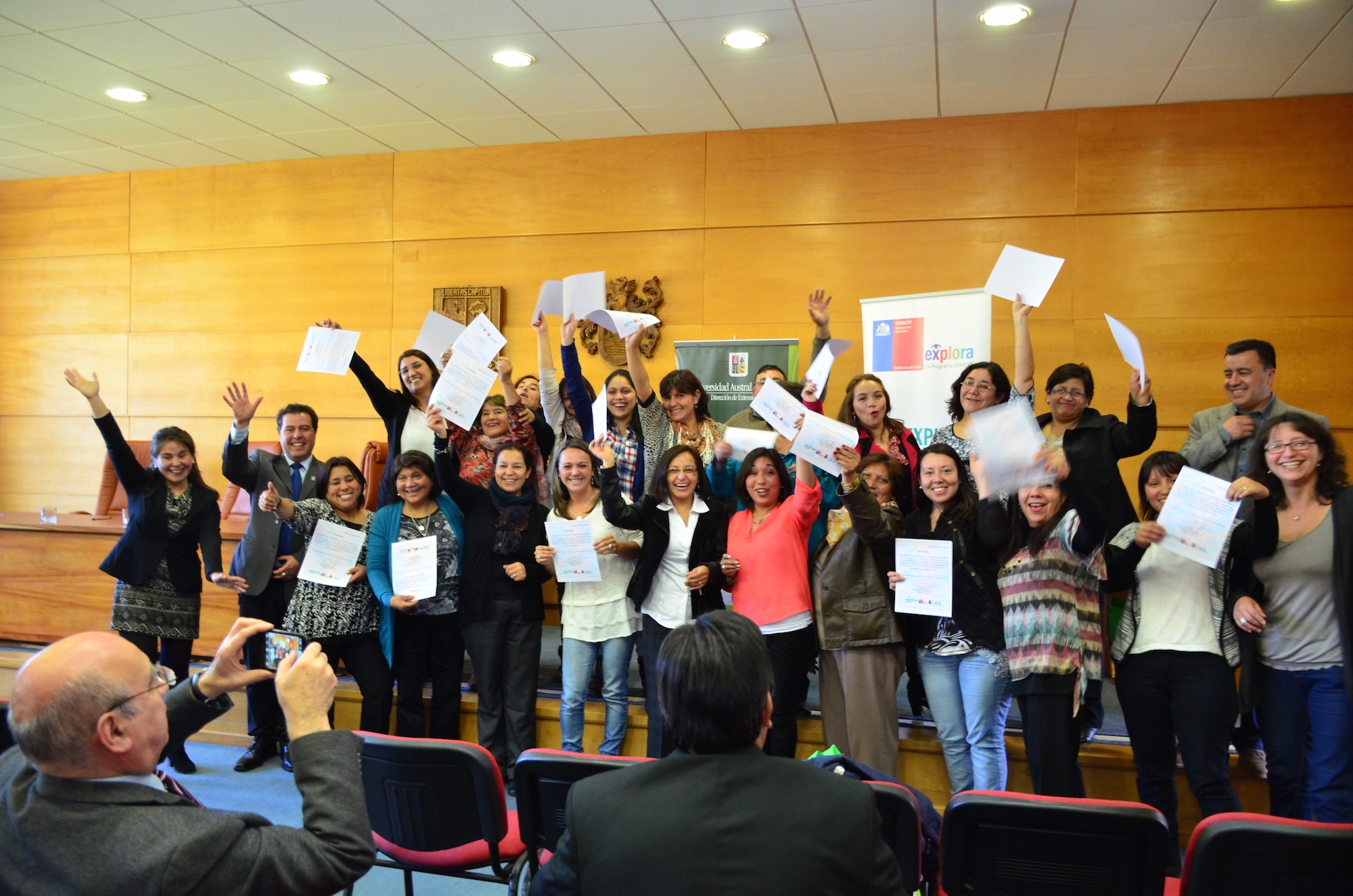 Profesores de Los Ríos se capacitaron en educación científica