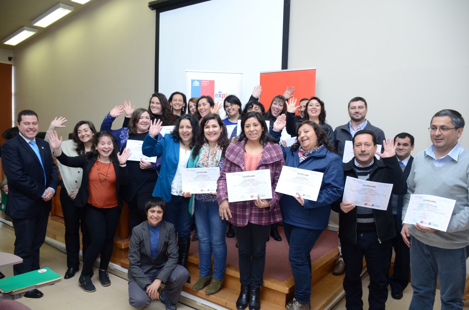 Profesores de primer ciclo básico se capacitaron con Tus Competencias en Ciencias