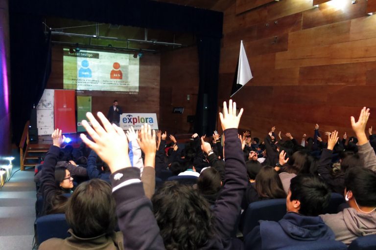 Explora inauguró su año con conferencia sobre cyberbulling