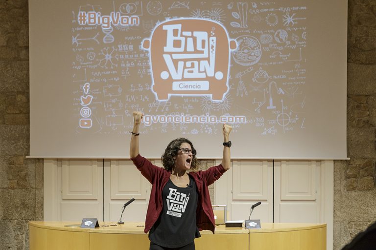[Suspendido] Para comunicar la ciencia Big Van capacitará a académicos/as UACh